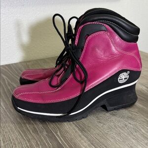 Timberland Women's Lace-Up Boots in Pink and Black